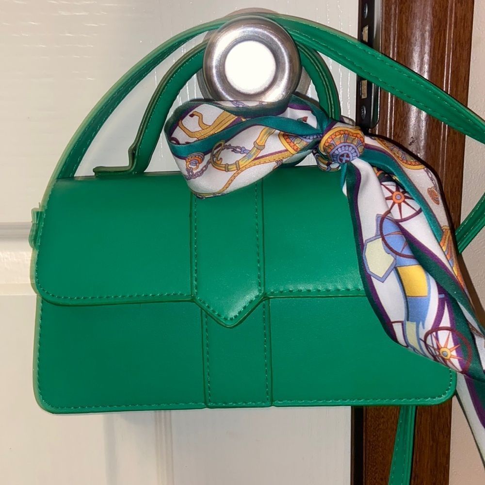 Boutique Designer Inspired Crossbody Satchel Handbag w/Horse Twilly Scarf
